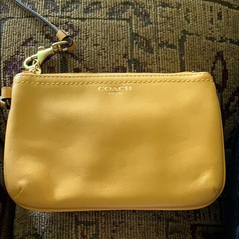 leather coach wristlet (used once or twice)
